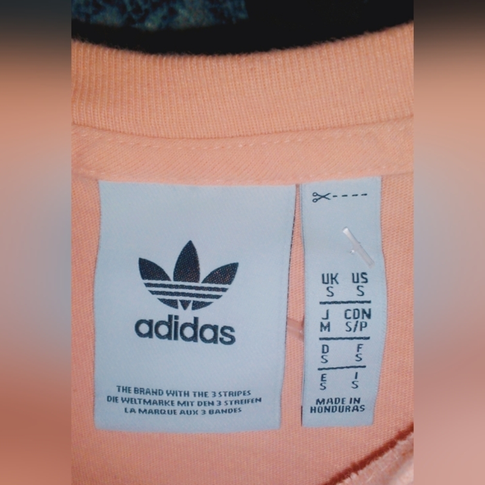 Adidas tshirt - Picture 3 of 4